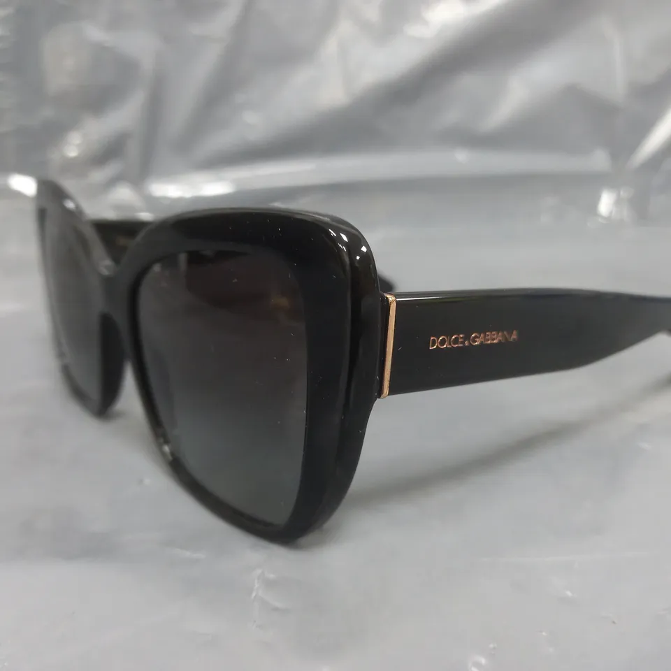 BOXED DOLCE & GABBANA OVERSIZE SUNGLASSES - BLACK