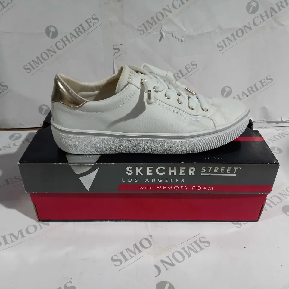 SIZE 6.5 SKECHERS STRETCH LACE TRAINERS WHITE