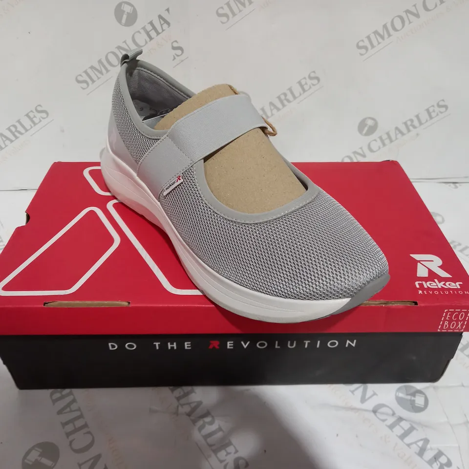 BOXED PAIR OF RIEKER REVOLUTION GREY EVO SPORT SHOE SIZE 6 1/2