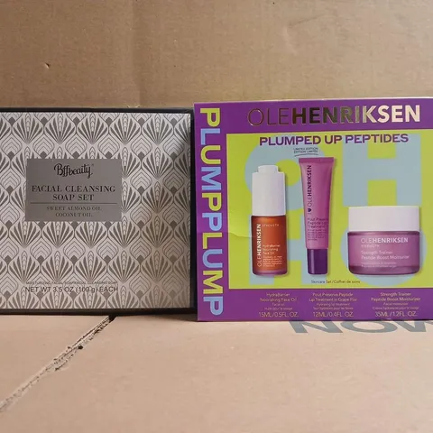 BOX OF APPROXIMATELY 12 ASSORTED COSMETIC BOX SETS TO INCLUDE OLEHENRIKSEN, BFFBEAUTY, ETC - COLLECTION ONLY
