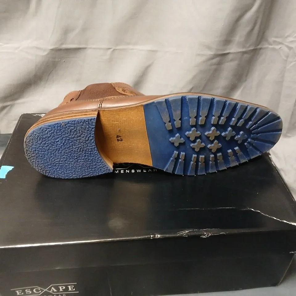 ESCAPE MENSWEAR BROWN LEATHER CHELSEA BOOTS – UK 8 (EU 42) 