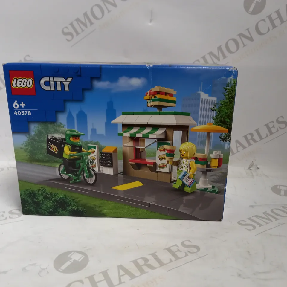 BOXED LEGO CITY 40578 DRIVE TRU