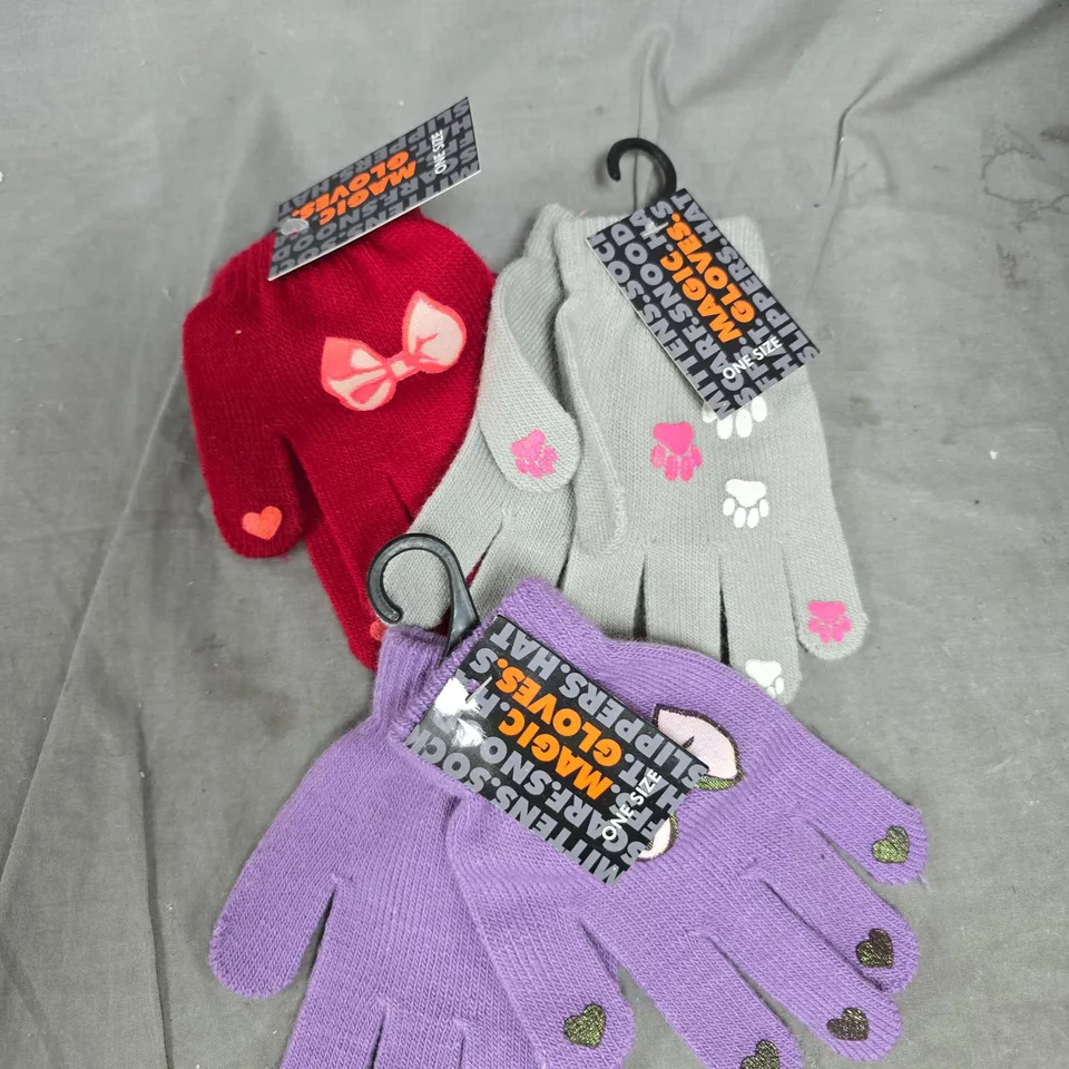 APPROXIMATELY 20 GIRLS MAGIC GRIPPER GLOVES 