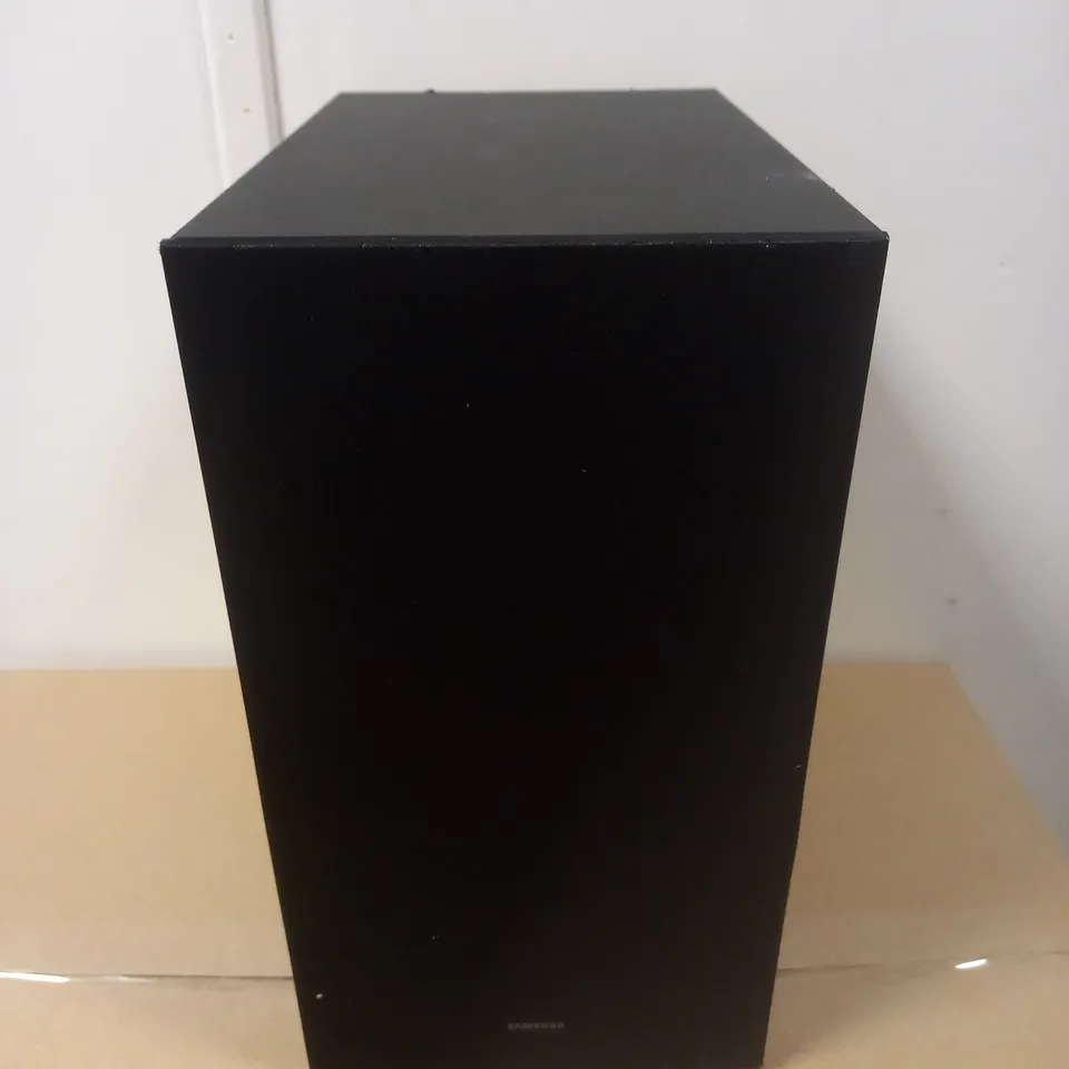 SAMSUNG SOUNDBAR WITH SUBWOOFER - COLLECTION ONLY 
