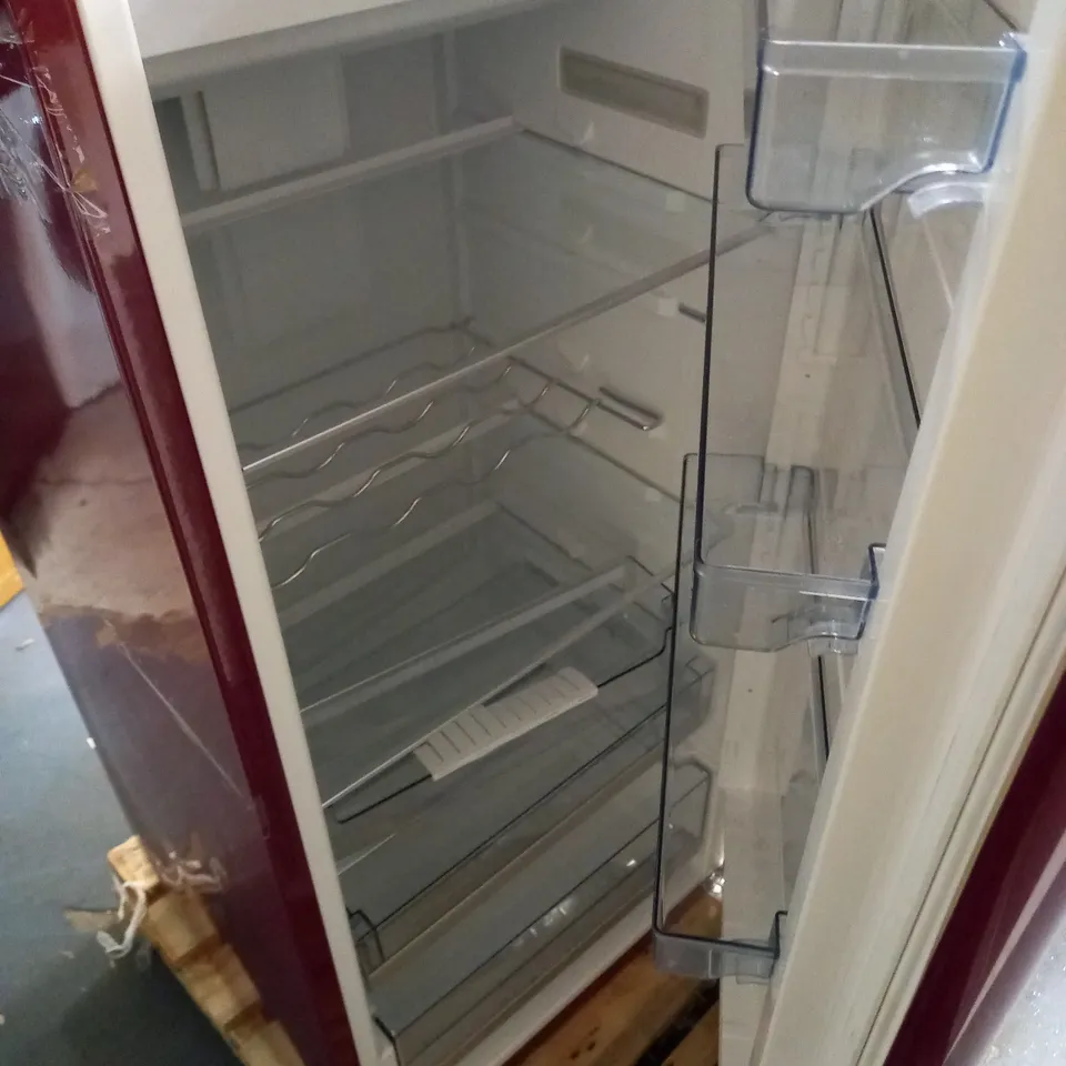 HISENSE RR330D4OR2UK 60CM FREESTANDING RETRO FRIDGE - 229 LITRE CAPACITY - AUTO DEFROST - WINE RACK - RED 