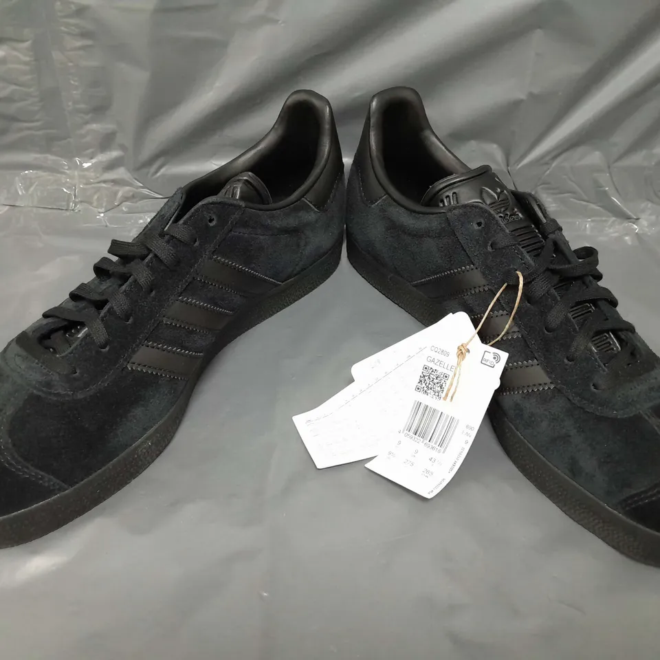 BOXED PAIR OF ADIDAS GAZELLE SHOES IN BLACK UK SIZE 9