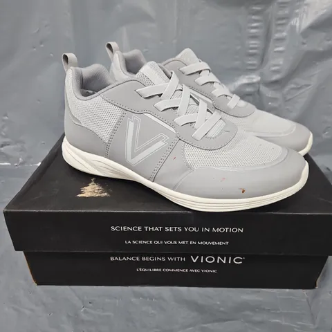 BOXED VIONIC AGILE 11 TRAINER IN GREY - UK 5