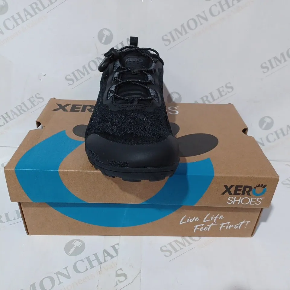 BOXED PAIR OF XERO AQUA X SPORT SHOE SIN BLACK UK SIZE 7