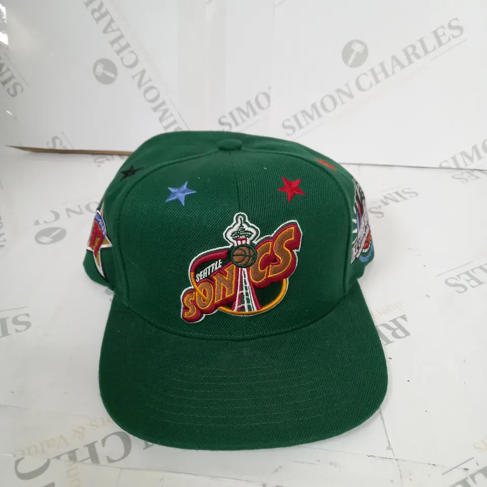 MITCHELL AND NESS SEATTLE SONICS SNAPBACK CAP
