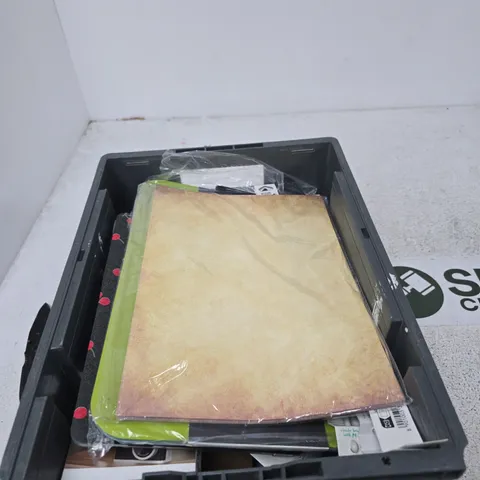 TOTE OF APPROXIMATELY 12 ASSORTED ITEMS TO INCLUDE: COMMAND STRIPS 