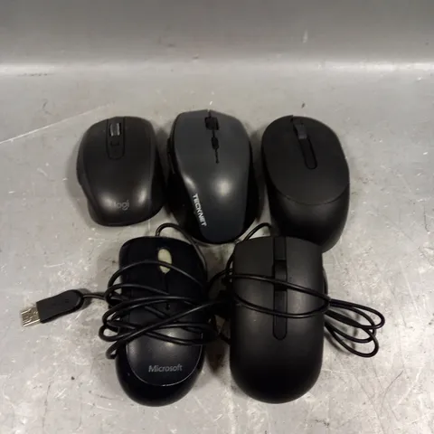 APPROXIMATELY 30 ASSORTED WIRELESS & WIRED MICE TO INCLUDE LOGITECH, DELL, MICROSOFT ETC  