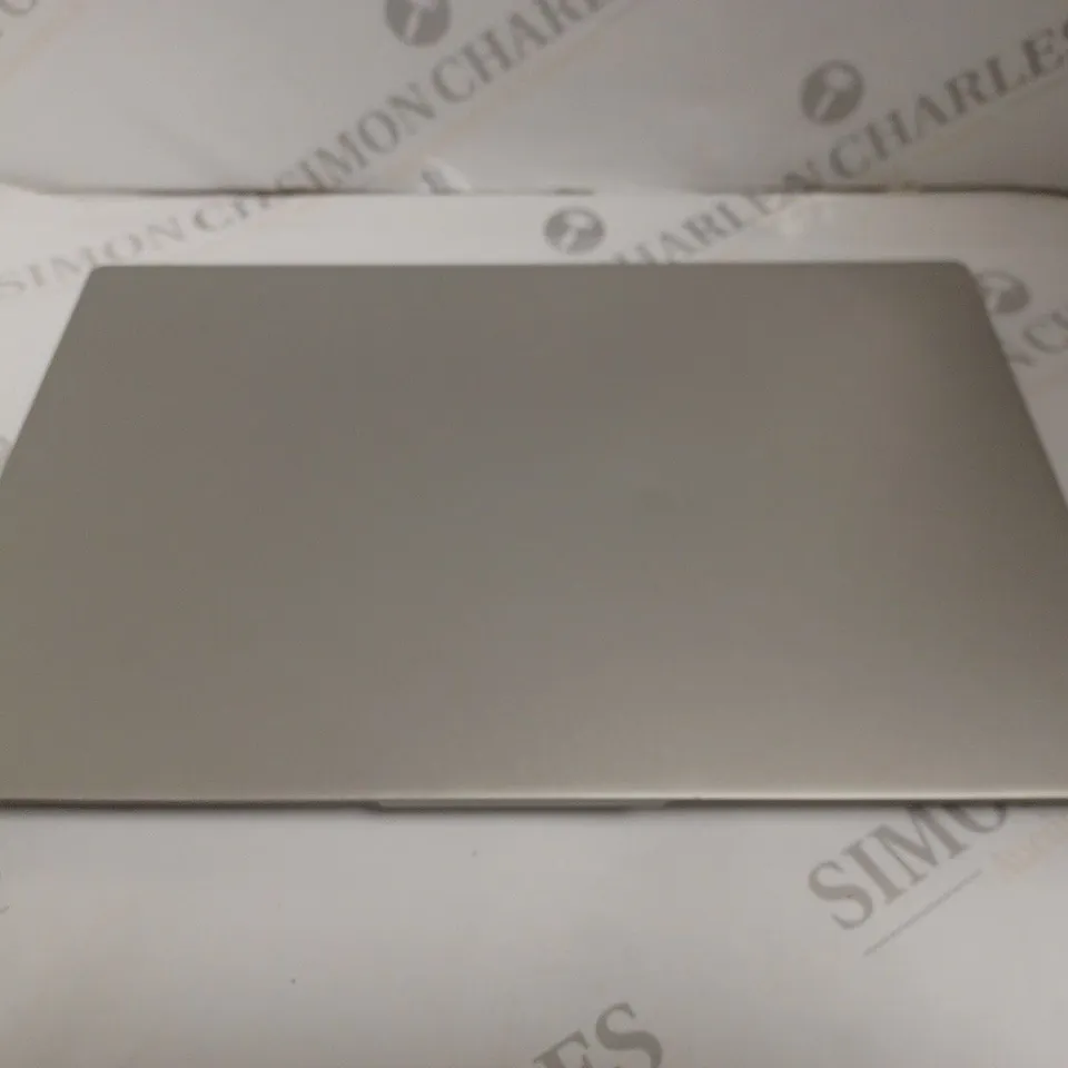 LENOVO RYZEN 4000 SERIES AMD RADEON LAPTOP - SILVER