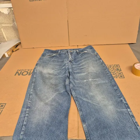 WRANGLER PREMIUM JEANS – MEN'S, UK 36 X 32 RELAXED FIT, BLUE DENIM