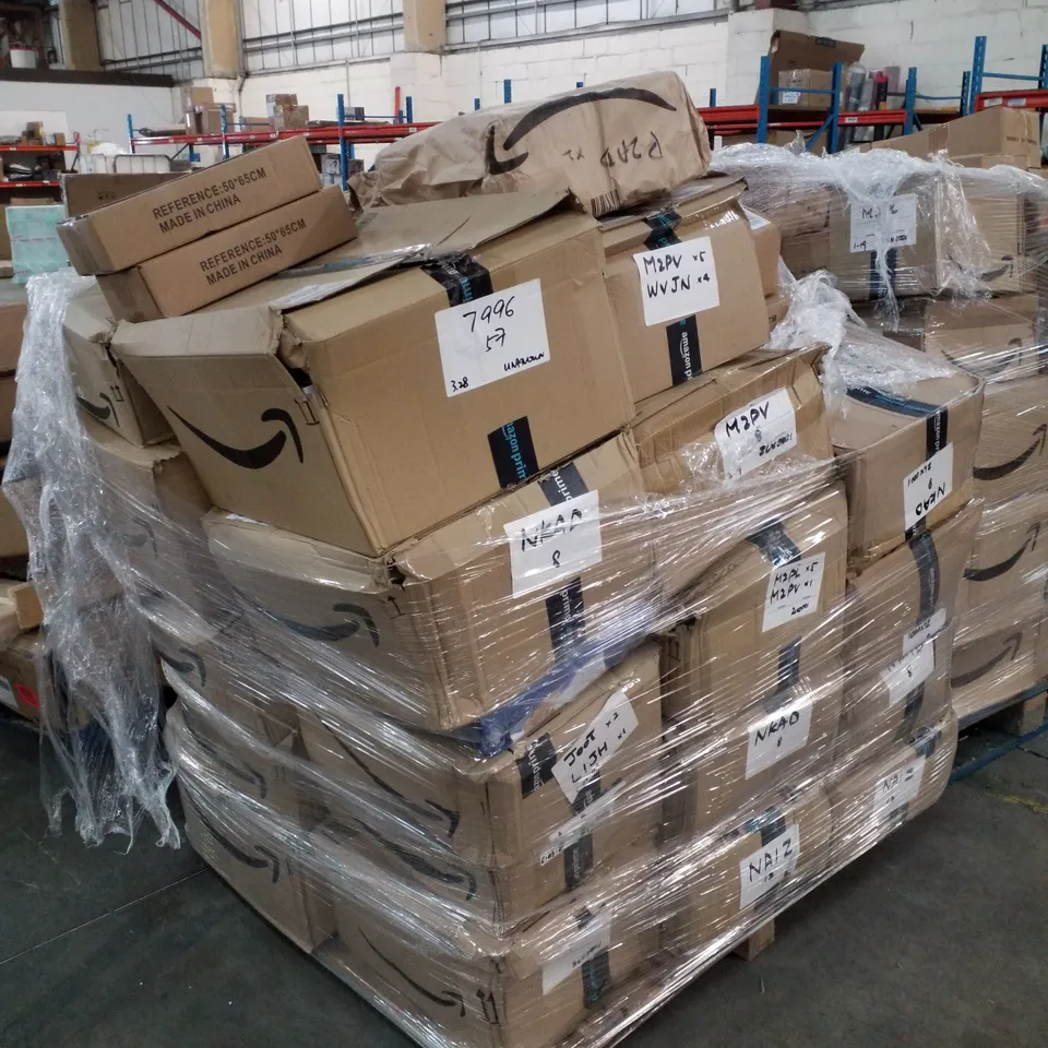 PALLET CONTAINING ASSORTED PET COOLING MATS