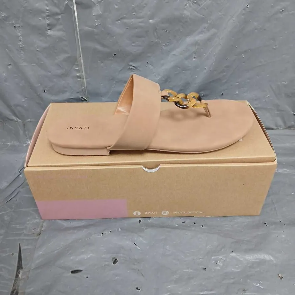 BOXED PAIR OF INYATI LEANDRA THONG STYLE SANDALS IN TOASTED NUT SIZE 6