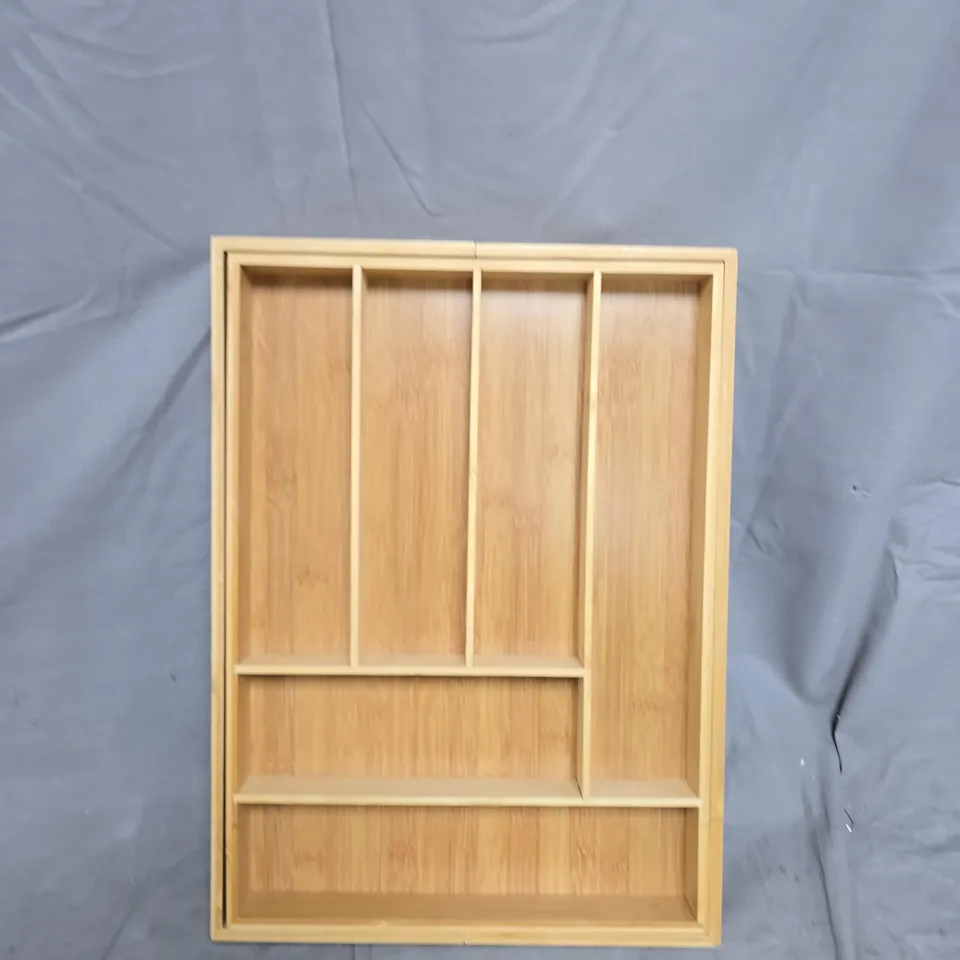 WOODEN WALL-MOUNTED STORAGE/DISPLAY PANEL 