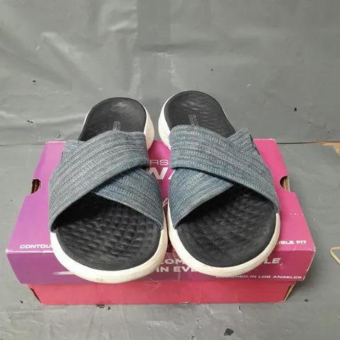 SKECHERS GO WALK SANDALS - BLUE - SIZE 3