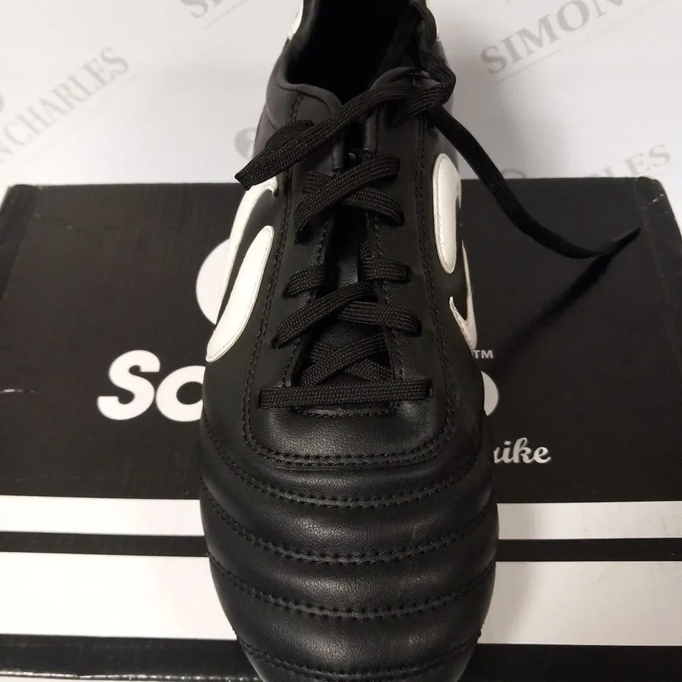 BOXED SONDICO  STRIKE FG SNR SIZE 10