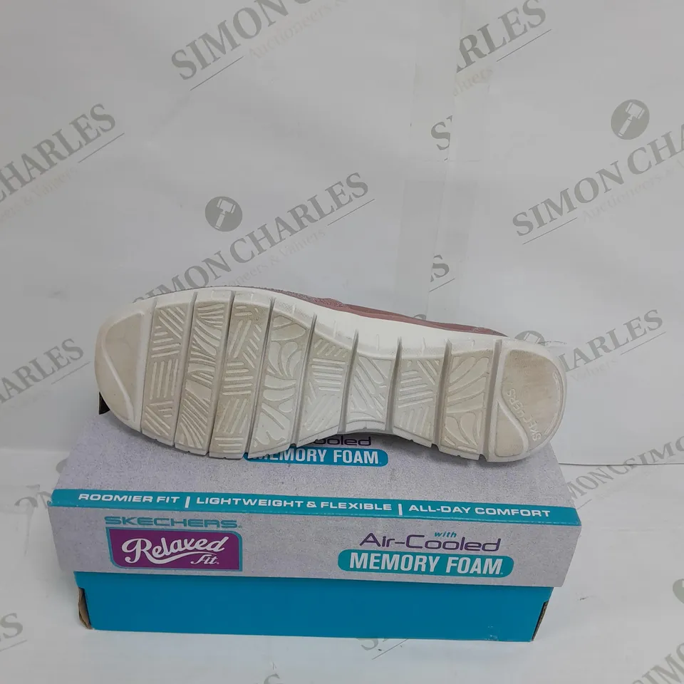 SKECHERS BLACK SLIP ON SHOES - SIZE 5