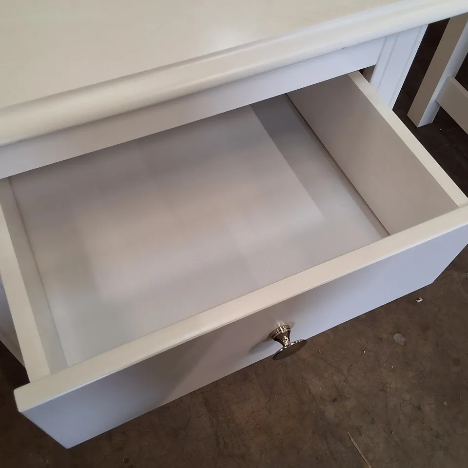 CLARITA 3 DRAWER BEDSIDE CHEST 