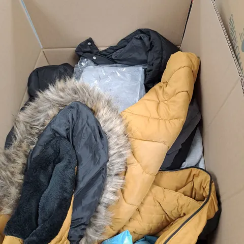 BOX OF APPROX. 50 ASSORTED CLOTHING VARYING IN SIZE/COLOUR/STYLE TO INCLUDE: TOPS, TROUSERS, JUMPERS