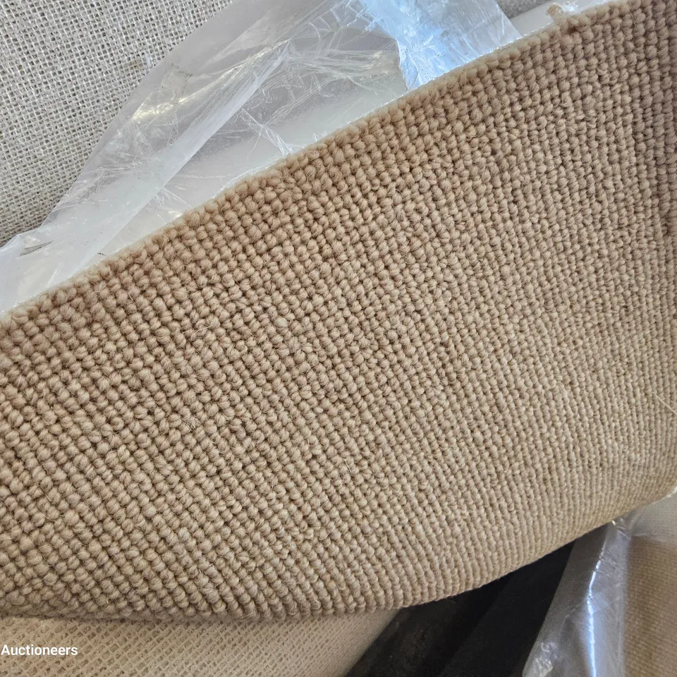 ROLL OF QUALITY TUDOR CO-ORDINATES ANTIQUE LACE CARPET APPROXIMATELY 4M × 4.25