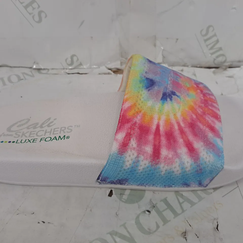 SKECHERS TIE DYE SANDAL - UK SIZE 6