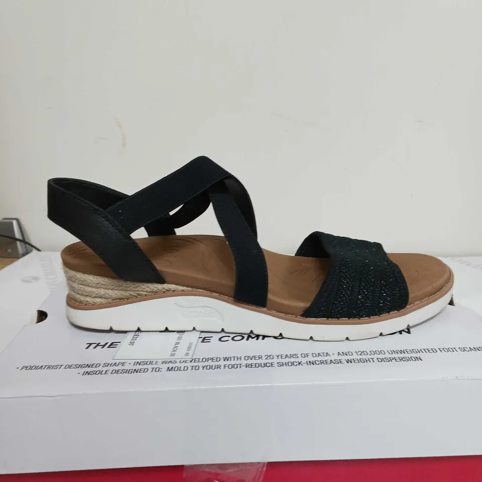 SKECHERS ARCH FIT BEACH KISS BOHO BEYOND SANDAL SIZE 6