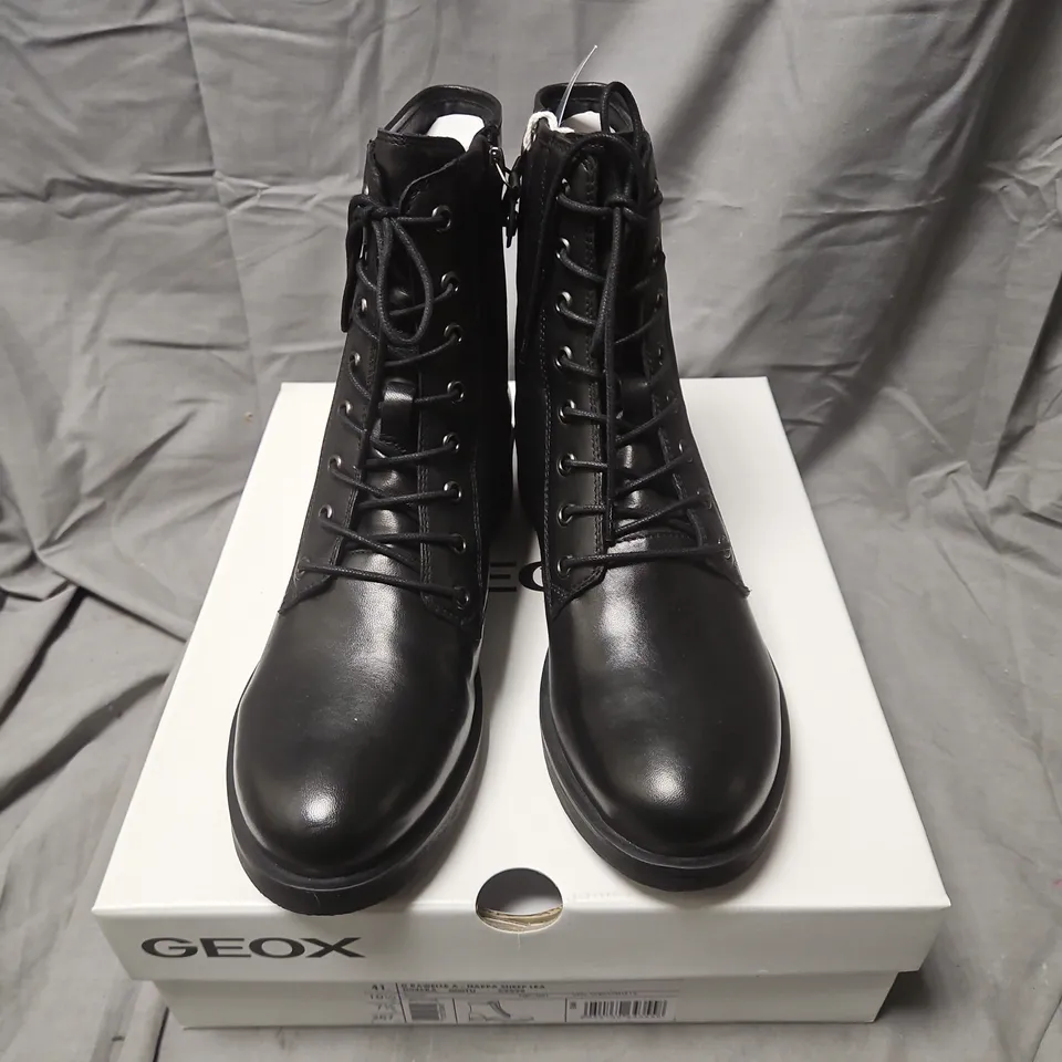 BOXED GEOX D RAWELLE A - NAPPA SHEEP LEA BLACK LEATHER LACE-UP BOOT – UK 7.5 (EU 41)