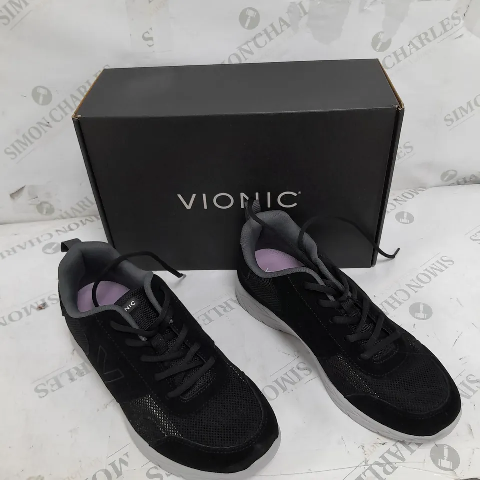 BOXED PAIR OF VIONIC BLACK MESH TRAINER SIZE 7 