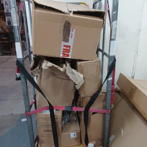 CAGE OF APPROXIMATELY 10 ASSORTED BROKEN ITEMS TO INCLUDE - GARDEN LIGHTS, AND PLANTS ETC. COLLECTION ONLY