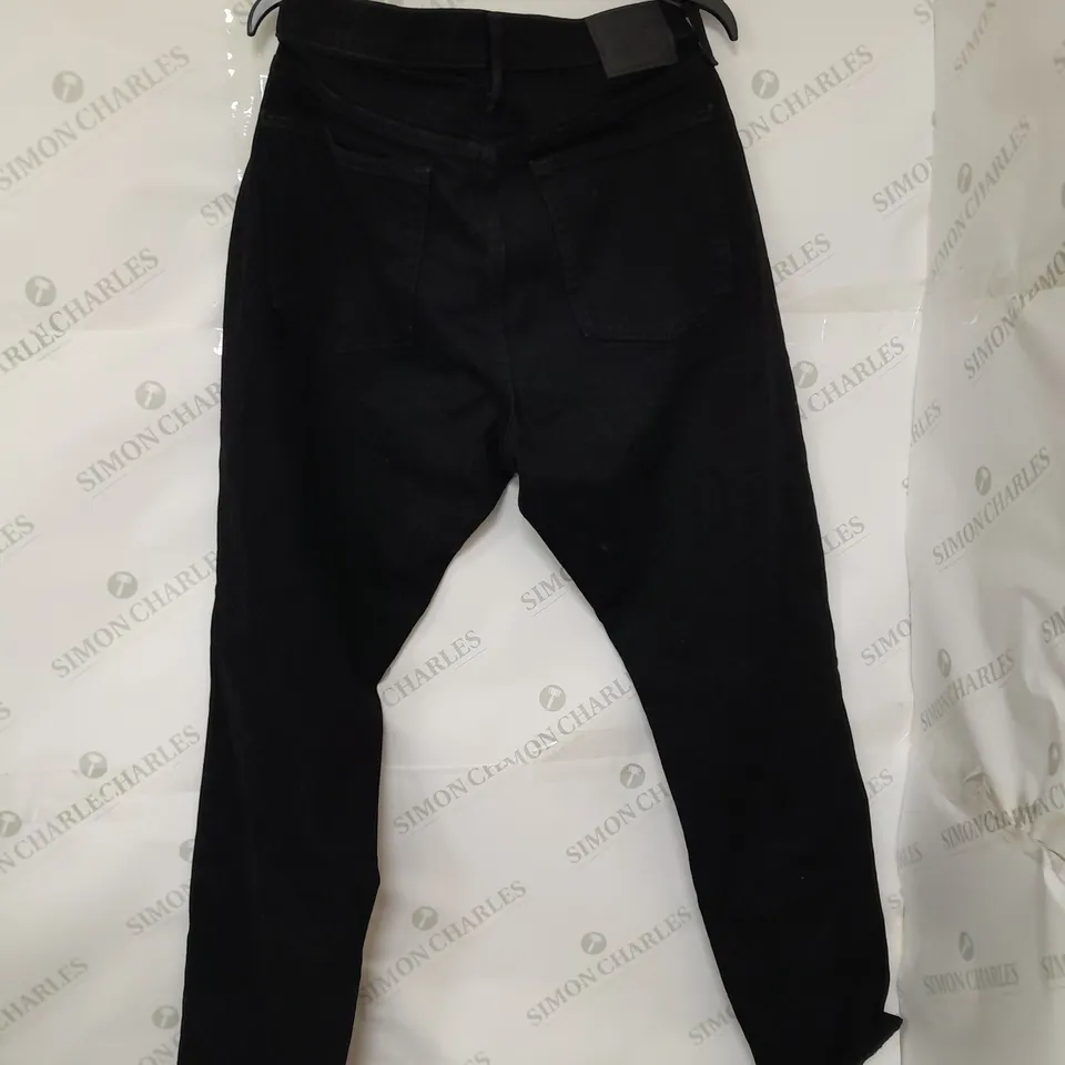 ABERCROMBIE & FITCH SIGNATURE STRETCH ATHLETIC SLIM JEANS IN BLACK 33WAIST
