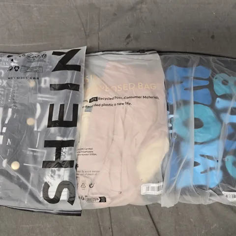 APPROXIMATELY 25 ASSORTED CLOTHING AND FASHION PRODUCTS IN VARIOUS STYLES AND SIZES - COLLECTION ONLY