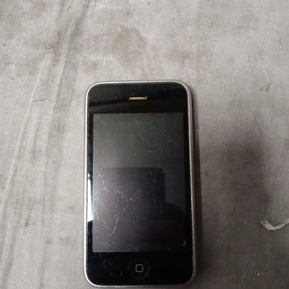 APPLE IPHONE – BLACK – 