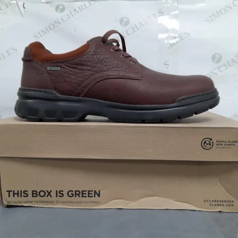 BOXED PAIR OF CLARKS LACE UP SHOE IN BROWN UK SIZE 11