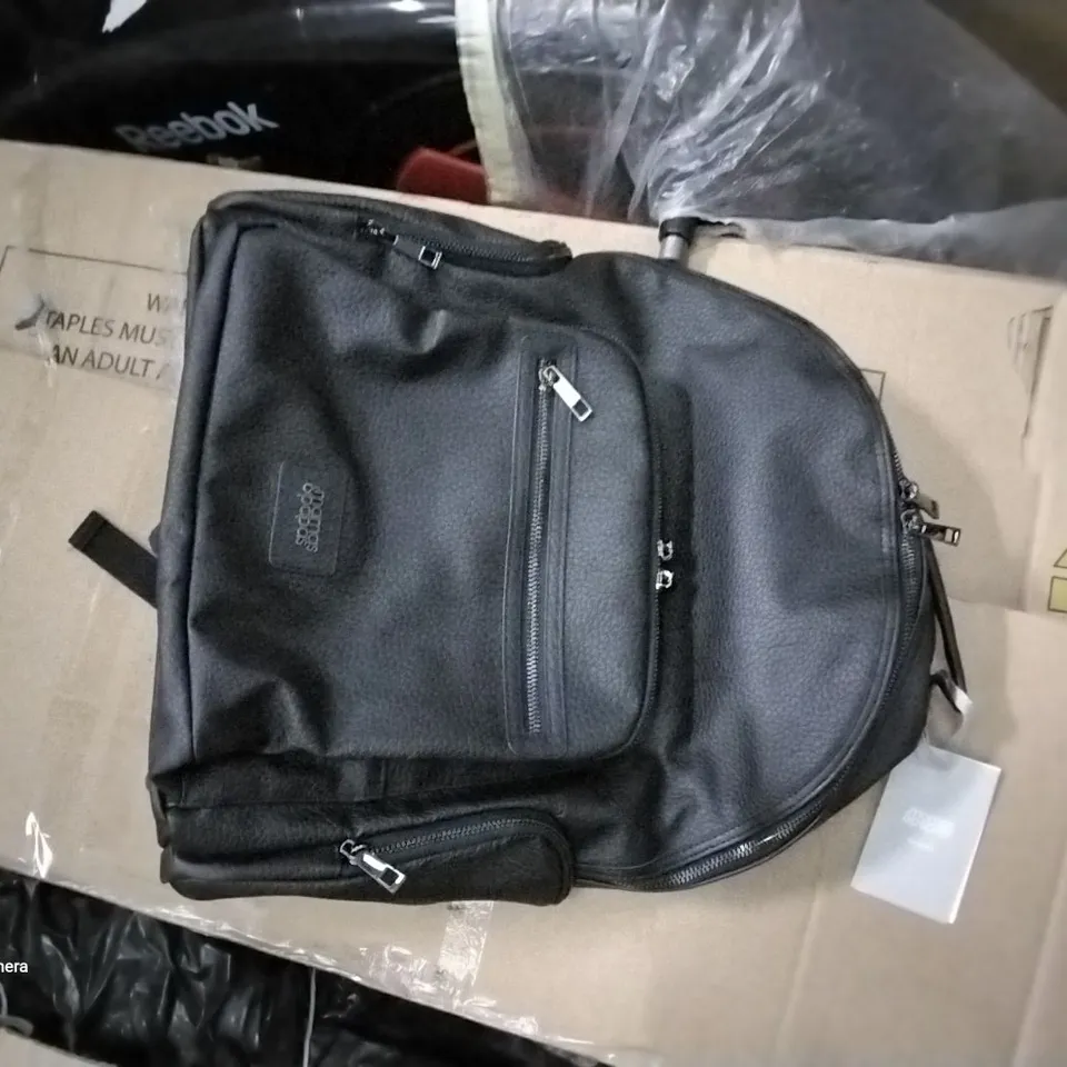 BOXED MAMAS & PAPAS BLACK BACKPACK AND FOOTMUFF