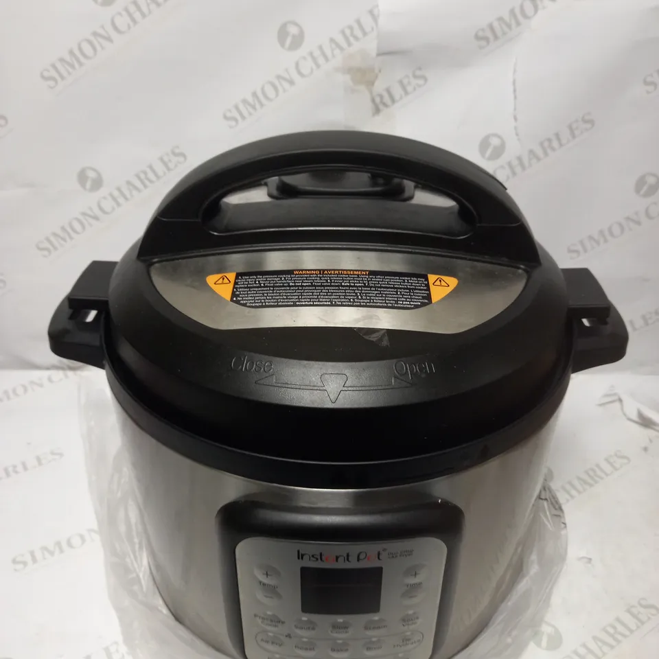 INSTANT POT DUO CRISP + AIR FRYER 8L MULTICOOKER