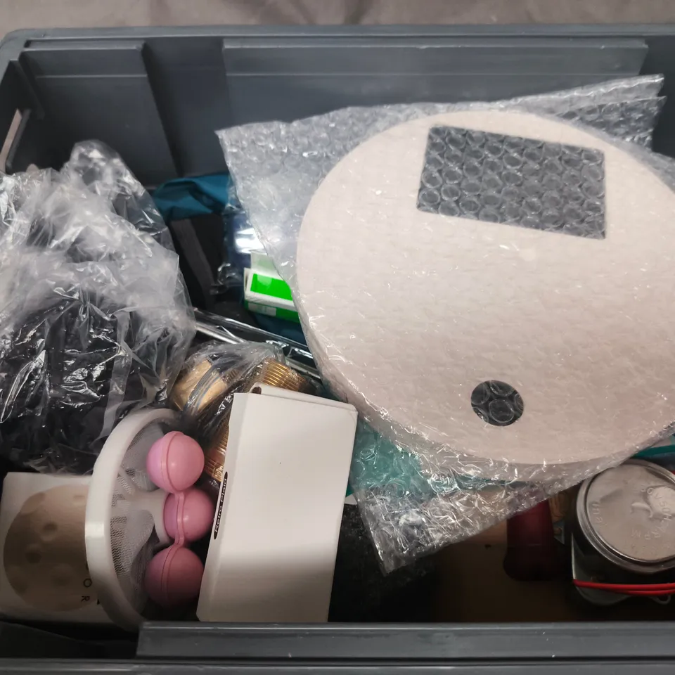 APPROXIMATELY 15 ASSORTED HOUSEHOLD PRODUCTS  