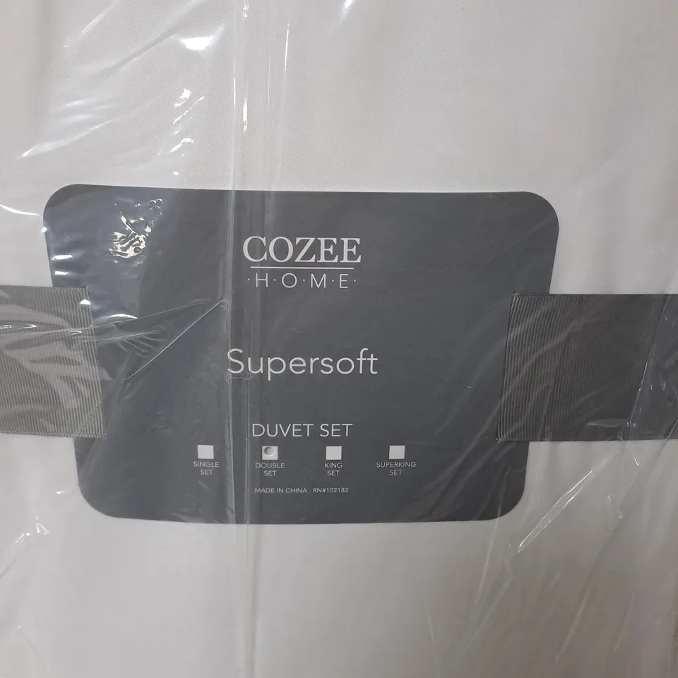SUPERSOFT BY COZEE HOME 4 PIECE DUVET SET WITH CONTRAST TRIM 