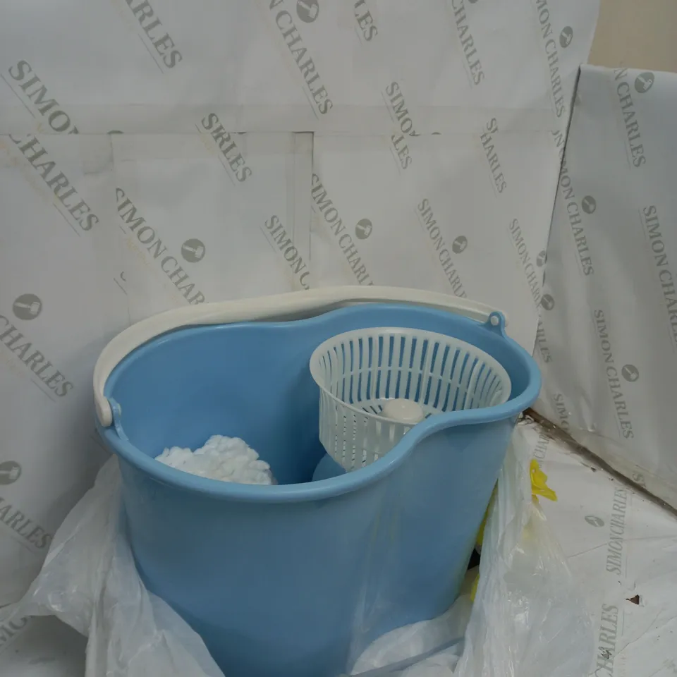 SPIN MOP & BUCKET IN AQUAMARINE