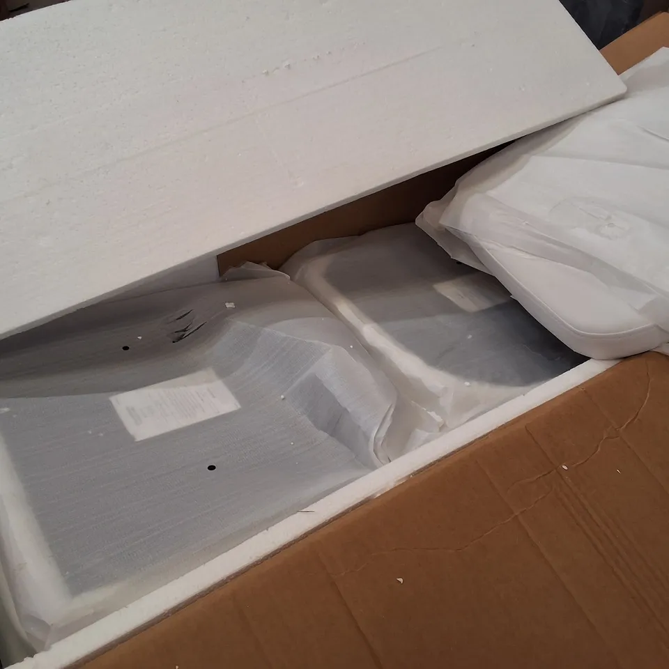 BOXED CHICAGO FAUX LEATHER DINING CHAIR IN WHITE/CHROME