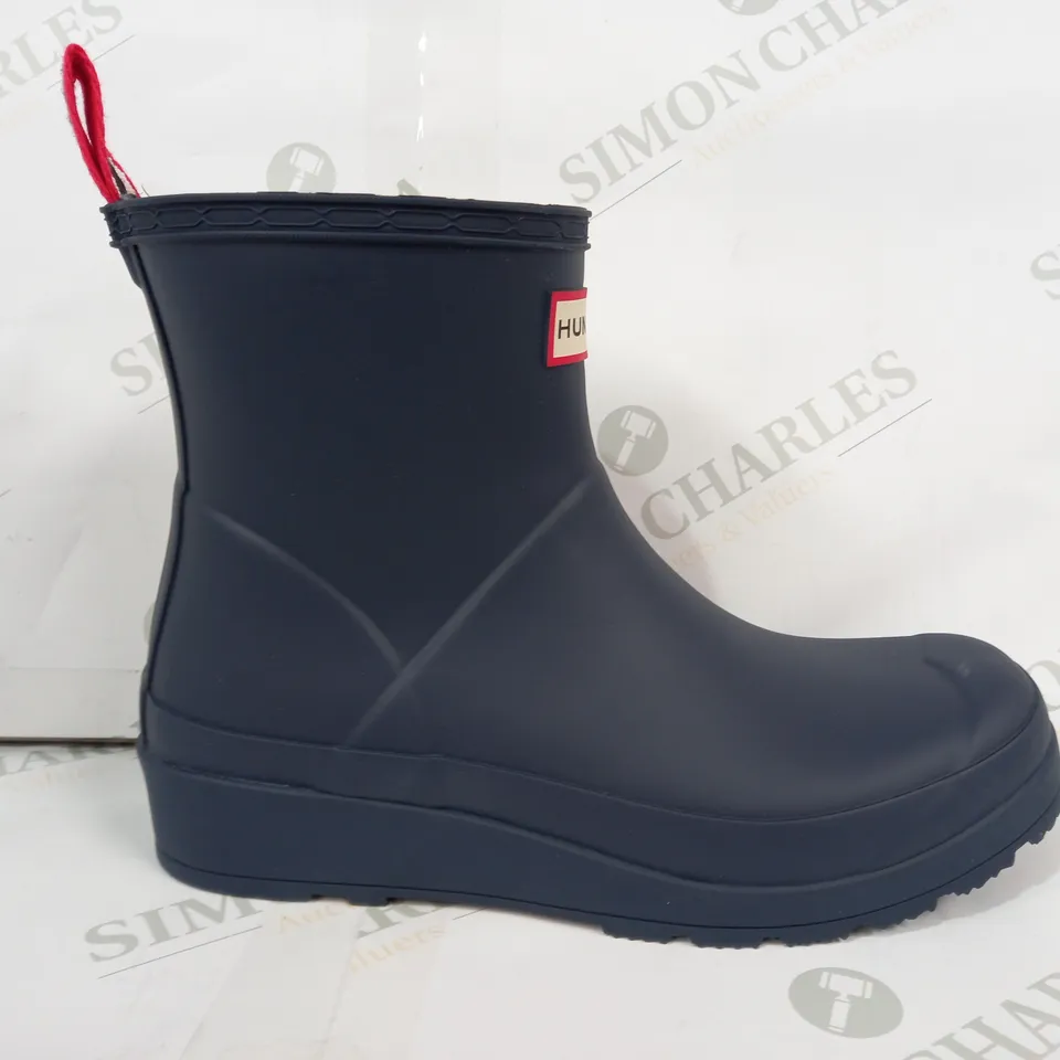 BOXED PAIR OF HUNTER ORIGINAL PLAY BOOTS IN BLUE UK SIZE 5