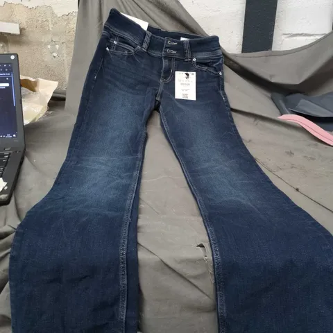 BERSHKA BOOTCUT JEANS SIZE 38 BLUE