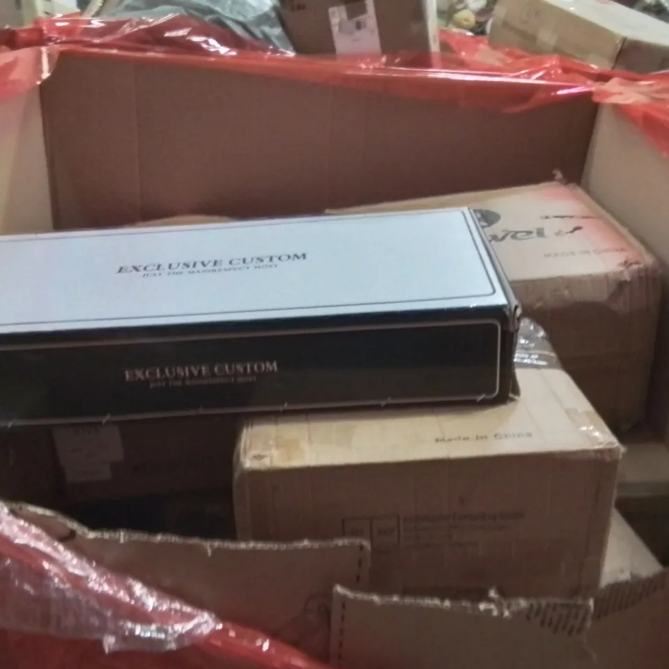 PALLET OF ASSORTED HOUSEHOLD GOODS AND PRODUCTS TO INCLUDE;POPUP TENT,SLOW COOKER,CHAIR MAT