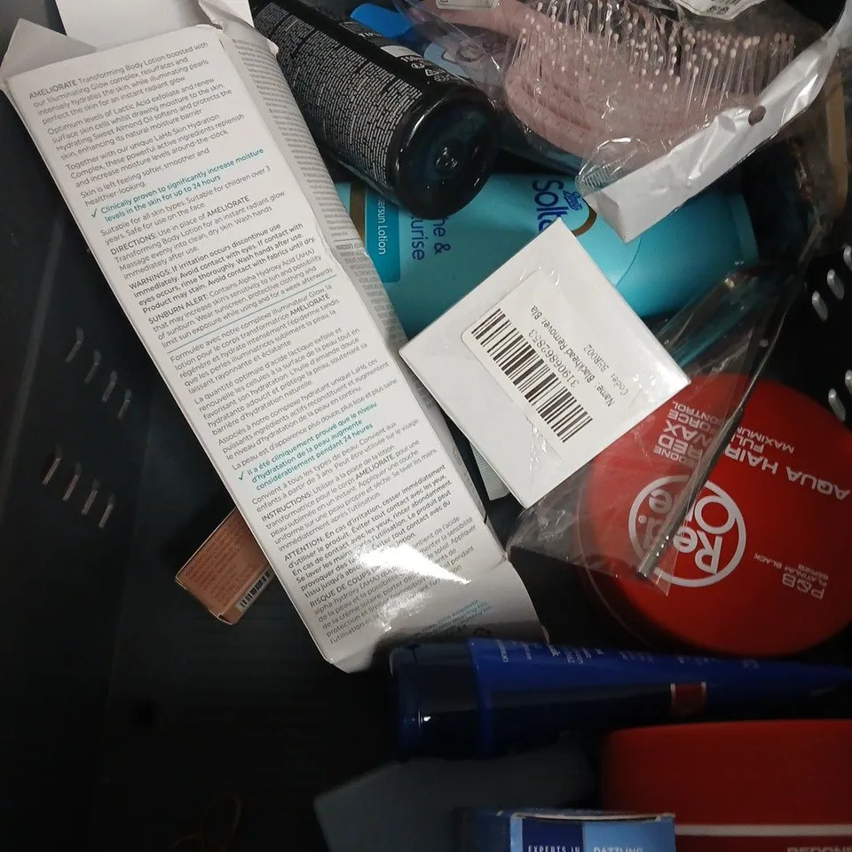 APPROXIMATEY 20 ASSORTED HEALTH AND BEAUTY PRODUCTS TO INCLUDE - RADOX BATH SALTS - PEPTIDE CALM HYDRATING LIP TREATMENT - JOHNSONS BABY BEDTIME BATH - ETC