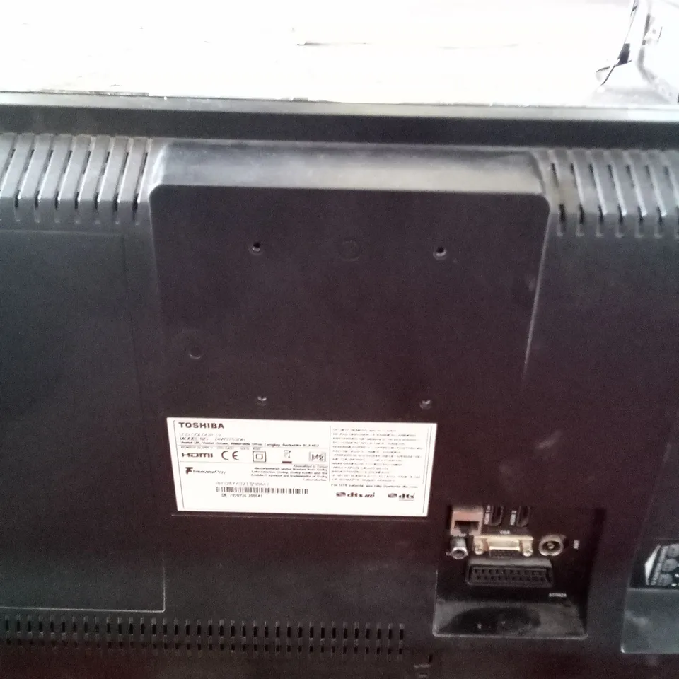 TOSHIBA LCD COLOUR TV 