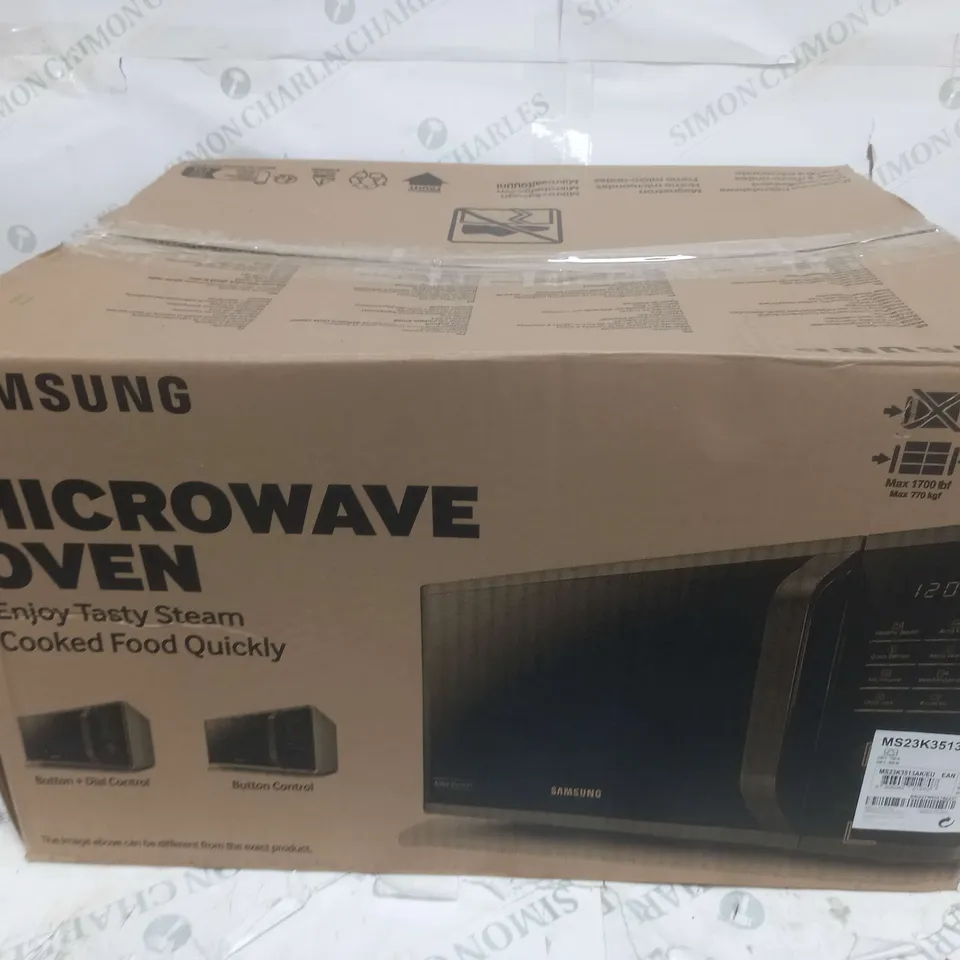 BOXED SAMSUNG MICROWAVE OVEN IN BLACK