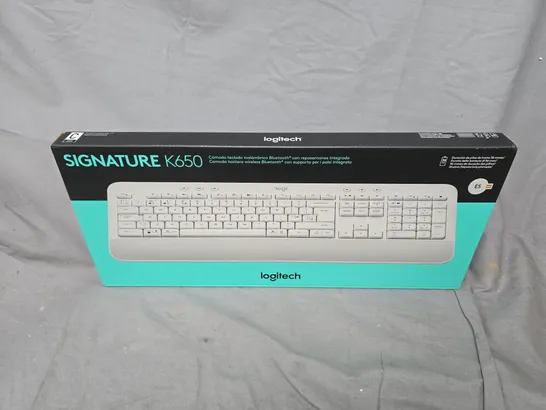 Lot 8113: BOXED AND SEALED LOGITECH SIGNATURE K650 (SPANISH LAYOUT ...