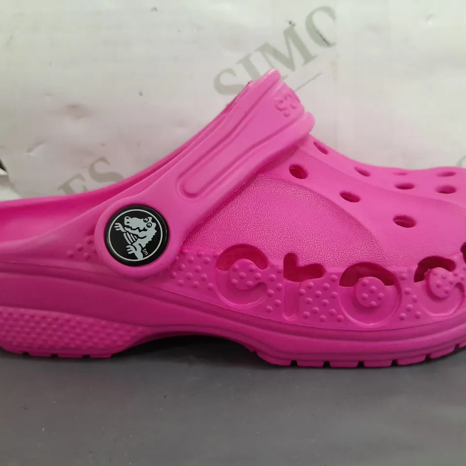 PAIR OF CROCS KIDS BAYA CLOGS IN PINK UK SIZE C10