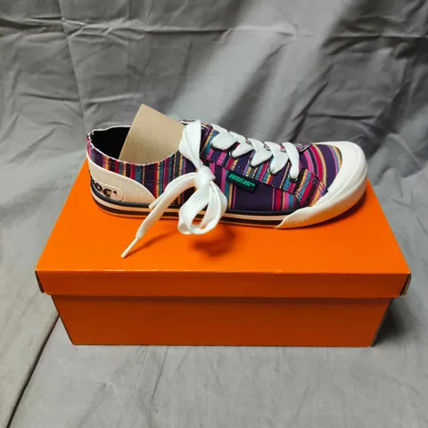 ROCKET DOG JAZZIN ALOE COTTON SHOES - 5